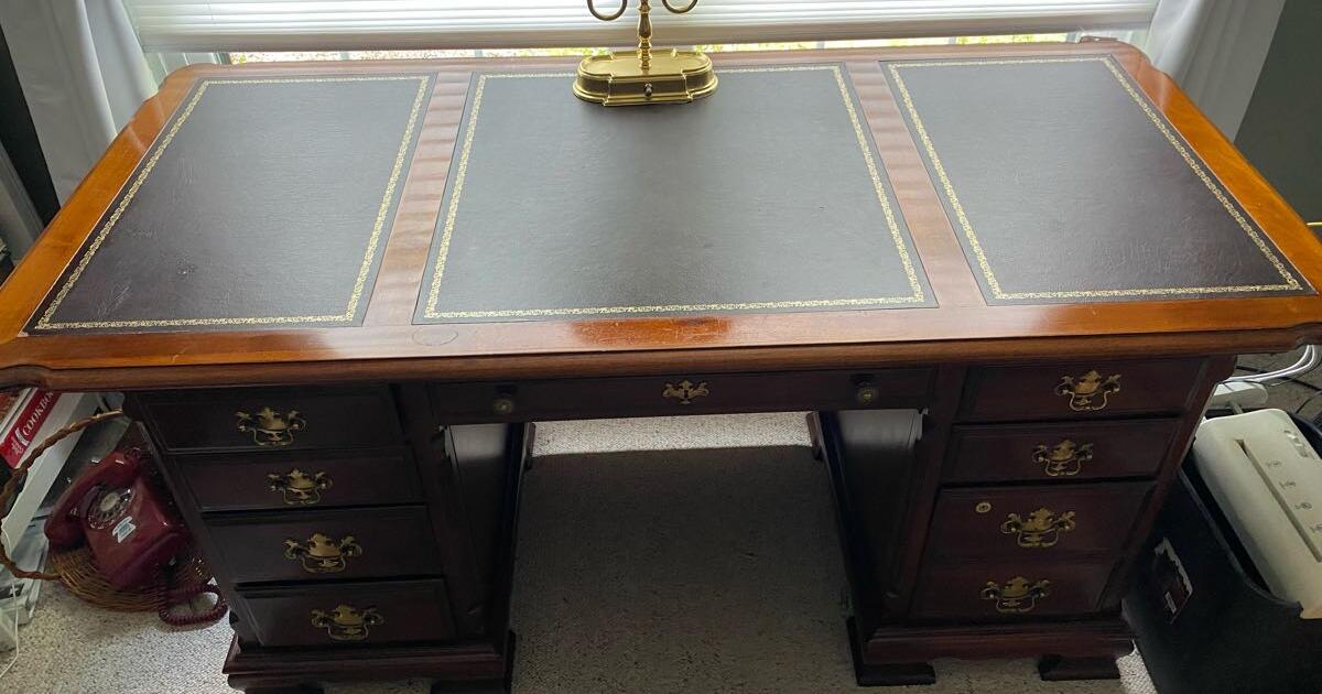 Solid Cherry Desk for 400 in Miamisburg, OH Finds — Nextdoor