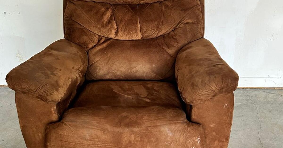 Rocker/Recliner for Free in Lexington, KY Finds — Nextdoor