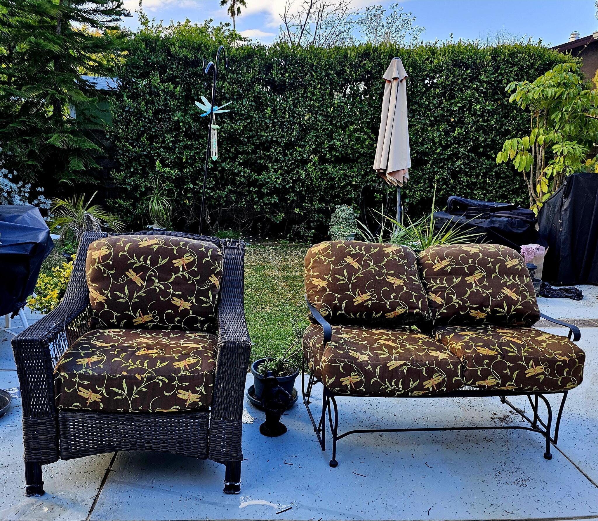 Pool/Patio Furniture Free MUST Pickup Today for Free in Canoga Park, CA