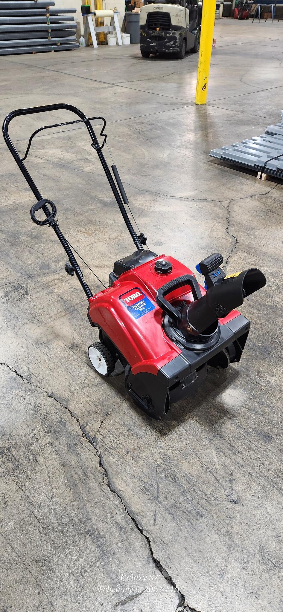 Toro Power Clear 180 Snowblower for 300 in Warrenville, IL For Sale