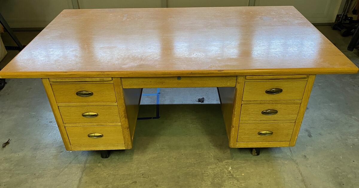 Antique Teachers Desk by Lustra for Free in Livermore, CA For Sale & Free — Nextdoor
