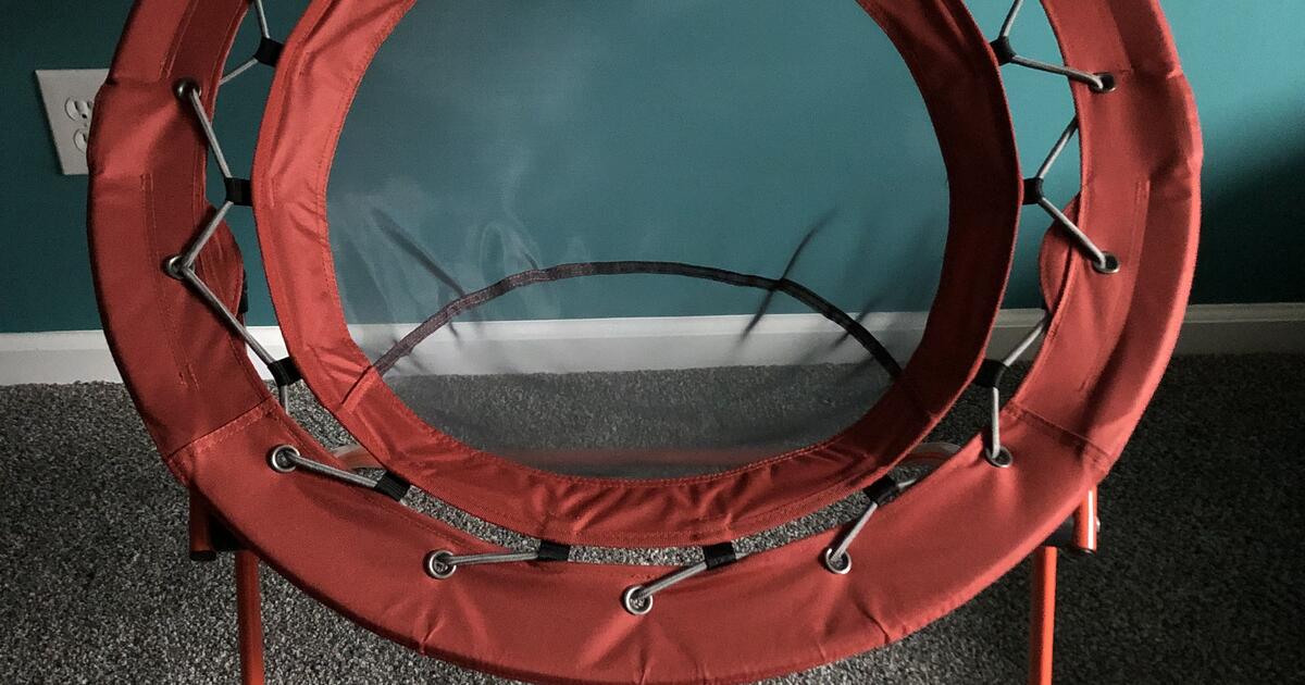 Circular Mesh & Bungee Collapsible Chair for 30 in Pittsburgh, PA