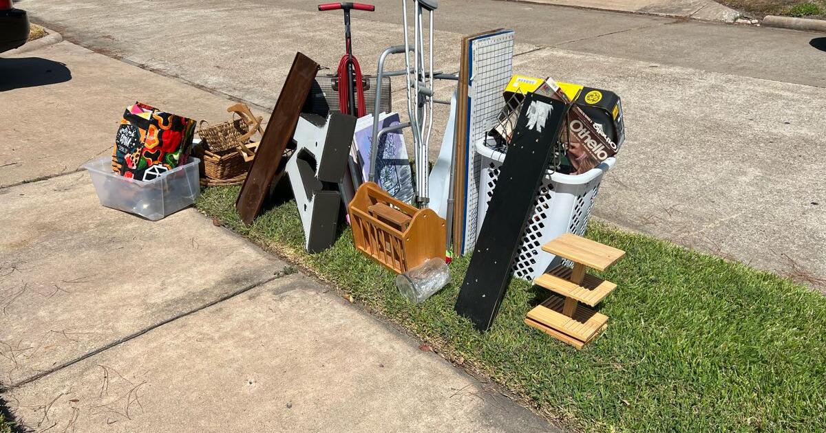 Free stuff from storage clean out for Free in Houston, TX Finds