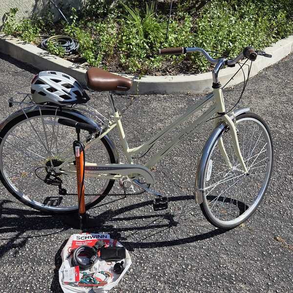 Women's Schwinn Gateway 700c Hybrid Bike + Extras For $180 In Atascadero, CA | For Sale & Free Nextdoor Women's Schwinn Gateway 700c Hybrid Bike + Extras For $180 In Atascadero, CA | For Sale & Free Nextdoor