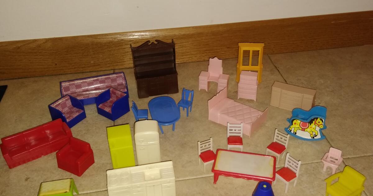 1950s Marx Vintage Tin Litho dollhouse w/ furniture for 100 in Eagan