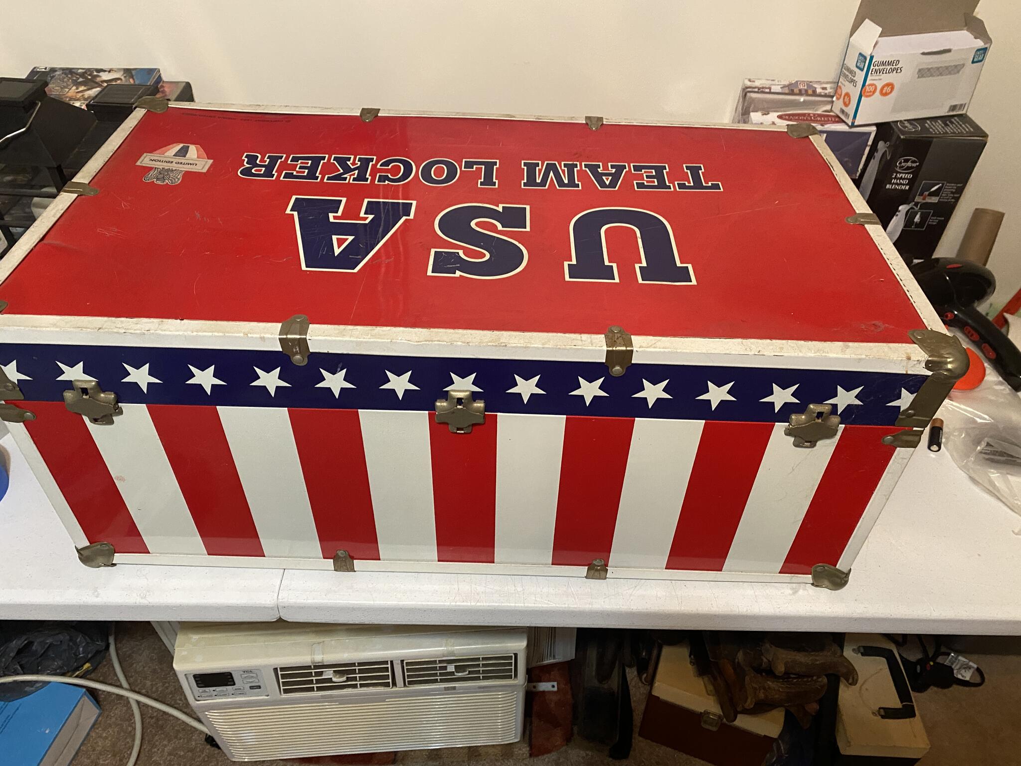 Vintage 1983 Joshua Enterprises USA Team Locker Trunk Limited