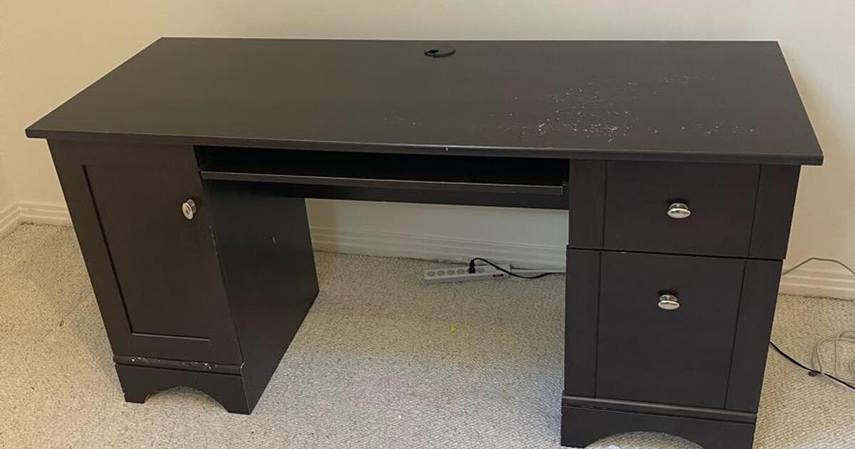 Desk for Free in Raleigh, NC For Sale & Free — Nextdoor