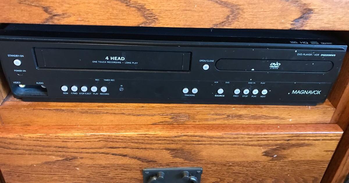 Magnavox vcr/dvd player + vcrtapes &dvds for 30 in Omaha, NE For