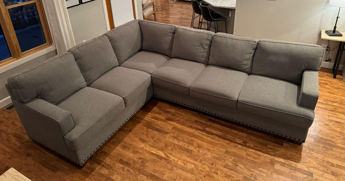 Thomasville Emilee Fabric Sectional Couch for 450 in Helena, MT For