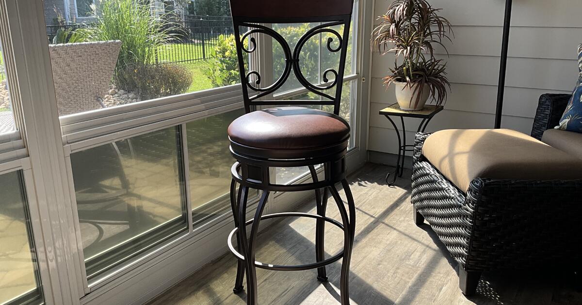 Counter stools for 40 in Myrtle Beach, SC For Sale & Free — Nextdoor