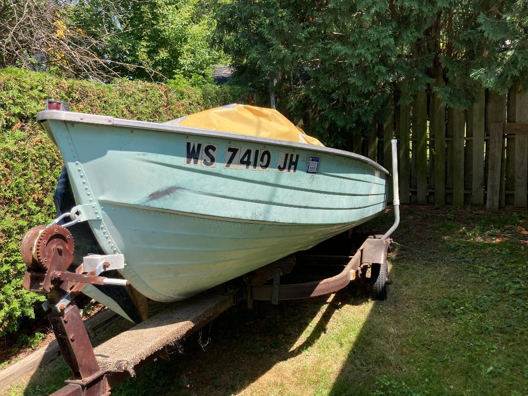 14 Ft. Mirro Boat - Make An Offer Now ! For $1050 In Green Bay, Wi 