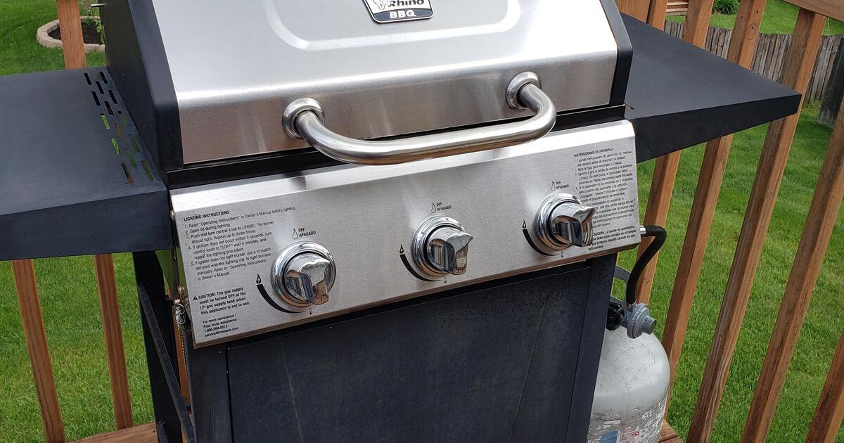 Blue Rhino Lowes Gas Grill for 25 in Frankfort, KY For Sale & Free