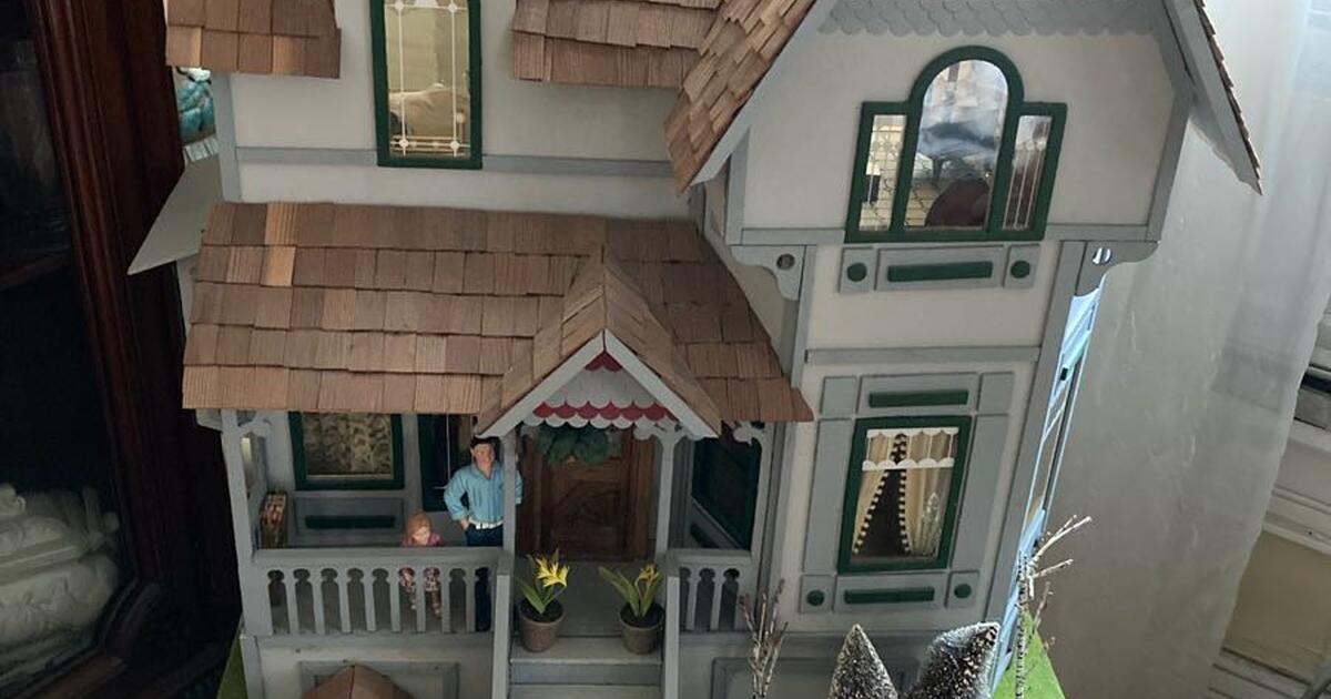 Doll house for 175 in Indianapolis, IN For Sale & Free — Nextdoor