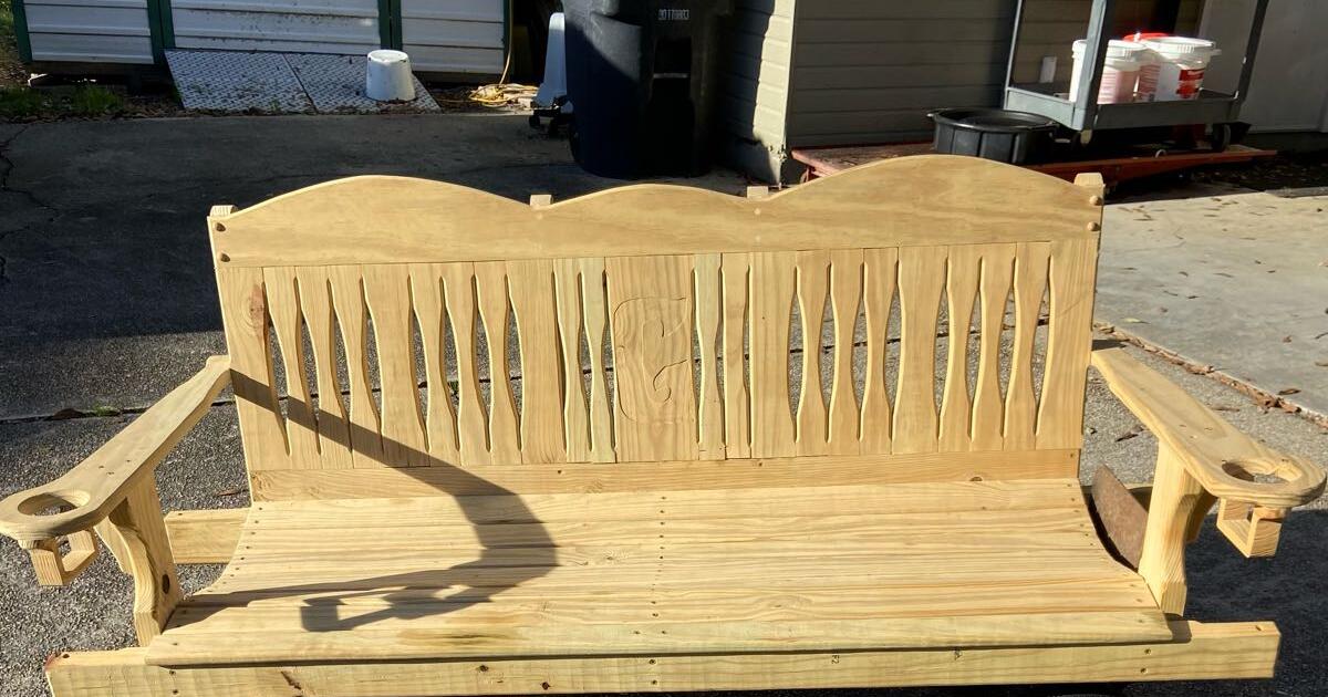 60” Porch Swing for 100 in Baton Rouge, LA Finds — Nextdoor