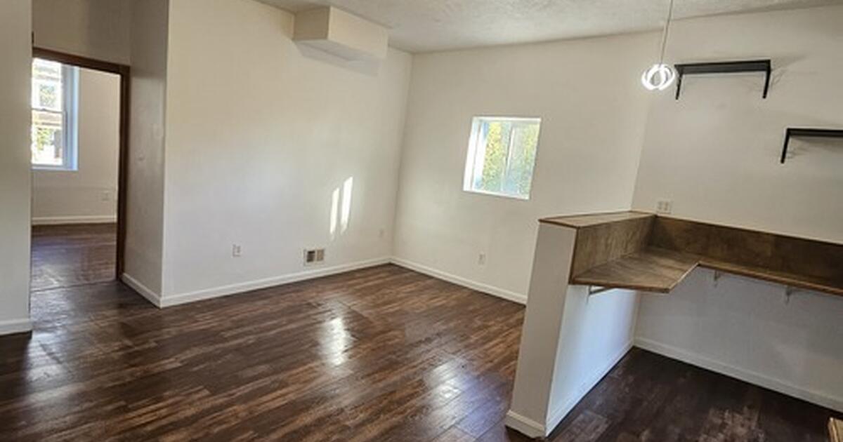 Photo inspiration: 1 000 2 Bedroom 1 Bathroom Apartment In Pittsburgh With Photo Inspiration