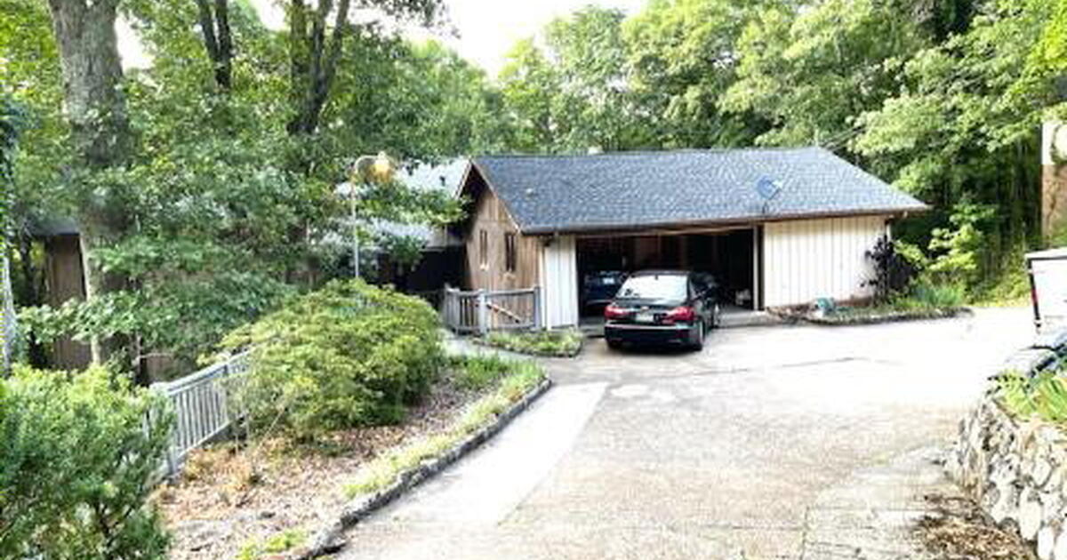 Blossomwood Pre Listing Sale 6 bed 4 bath for 725000 in Huntsville