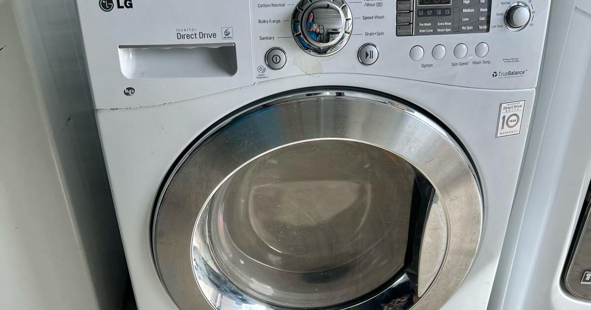 LG 23.5 wide All in One Washer and Dryer Electric for 450 in Austin