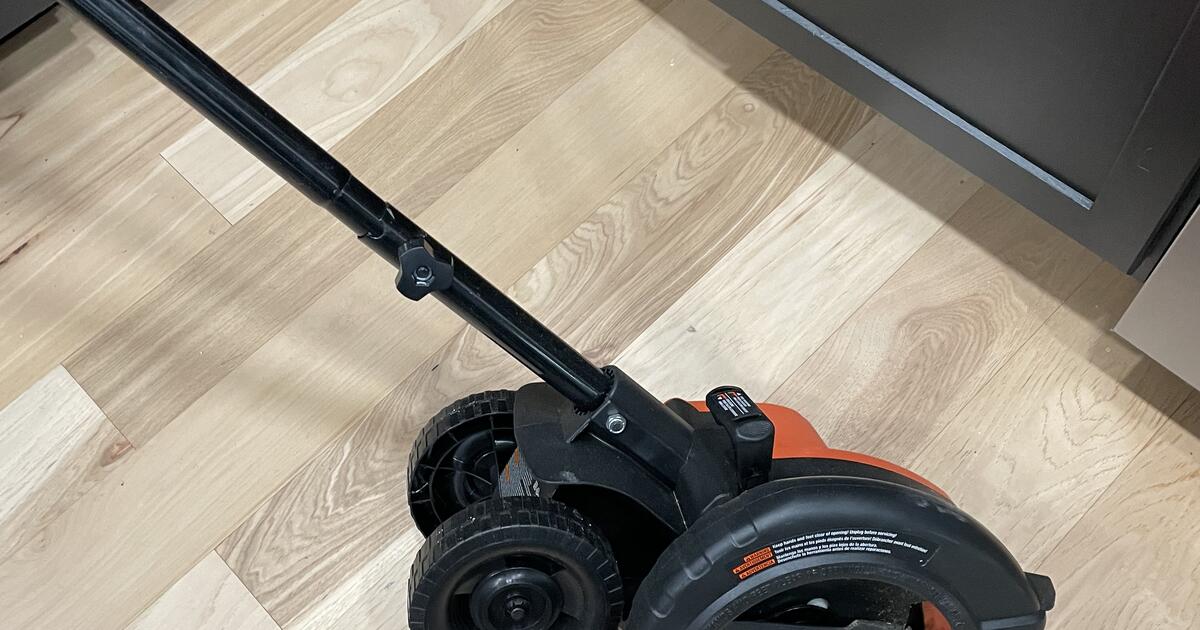 Black and Decker electric edger for 90 in Kansas City, MO For Sale