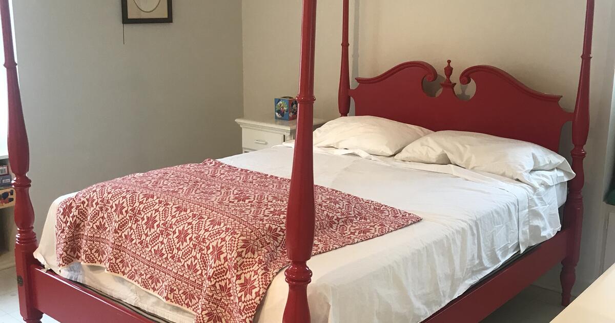 Full Size protected mattress with box spring for Free in Memphis, TN