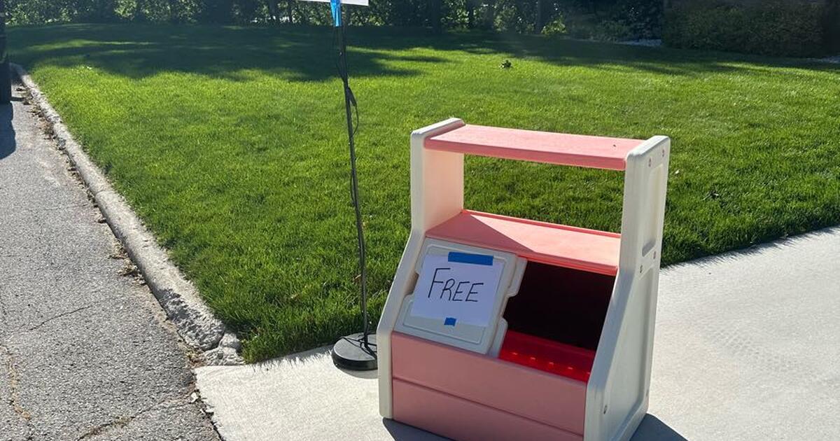 Free i will not hold sitting on the curb for free in brownsburg in