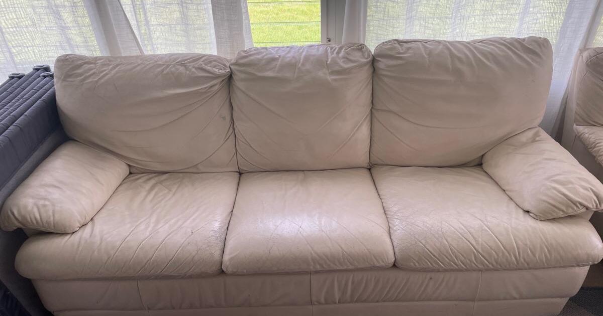 Leather couches for Free in Erie, PA For Sale & Free — Nextdoor