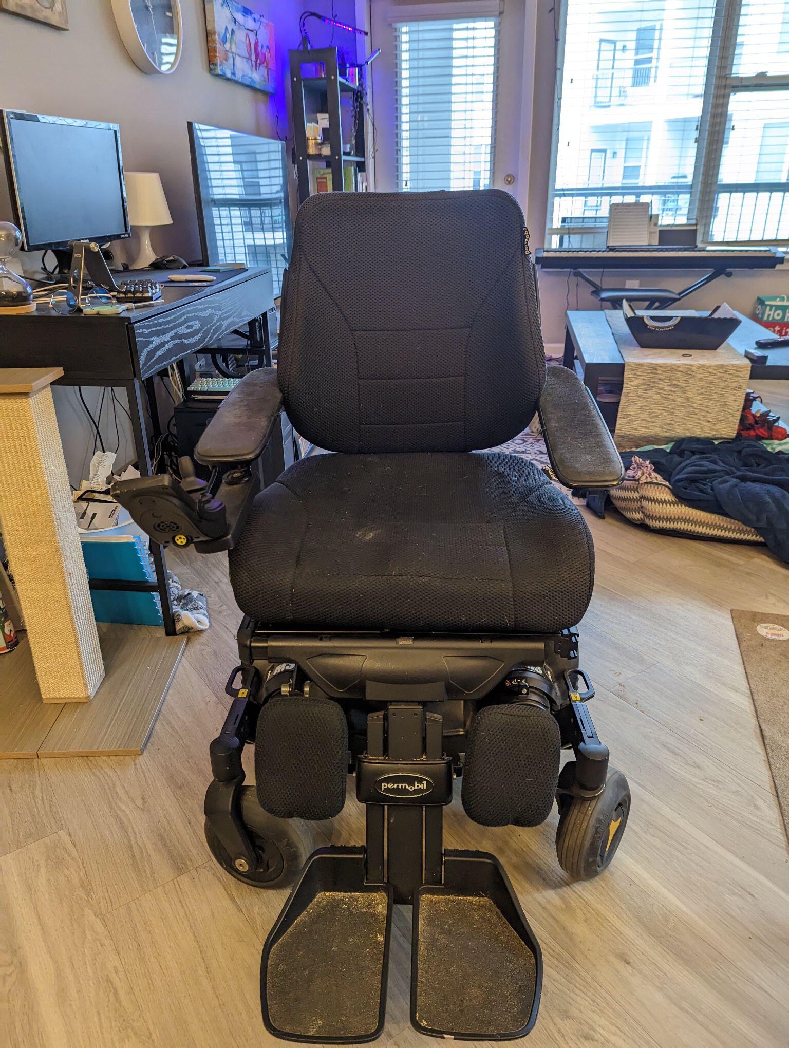 Electric Power Wheelchair, Permobil M3 Corpus for Free in Bexley, OH
