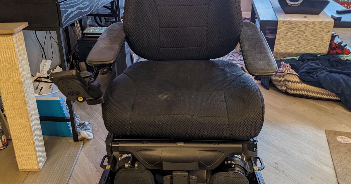 Electric Power Wheelchair, Permobil M3 Corpus for Free in Bexley, OH