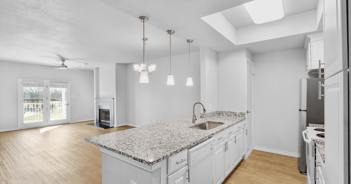 Pecan Plantation Condo For Sale or Rent for 214000 in Granbury, TX