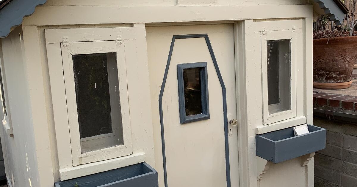 Free Darling Kids Playhouse or a she shed for Free in La Crescenta, CA Finds — Nextdoor