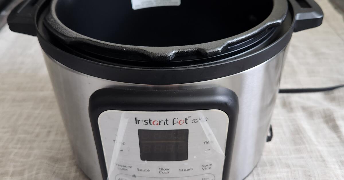 Instant Pot Duo Crisp Air Fryer 6 qt + extra compartments and