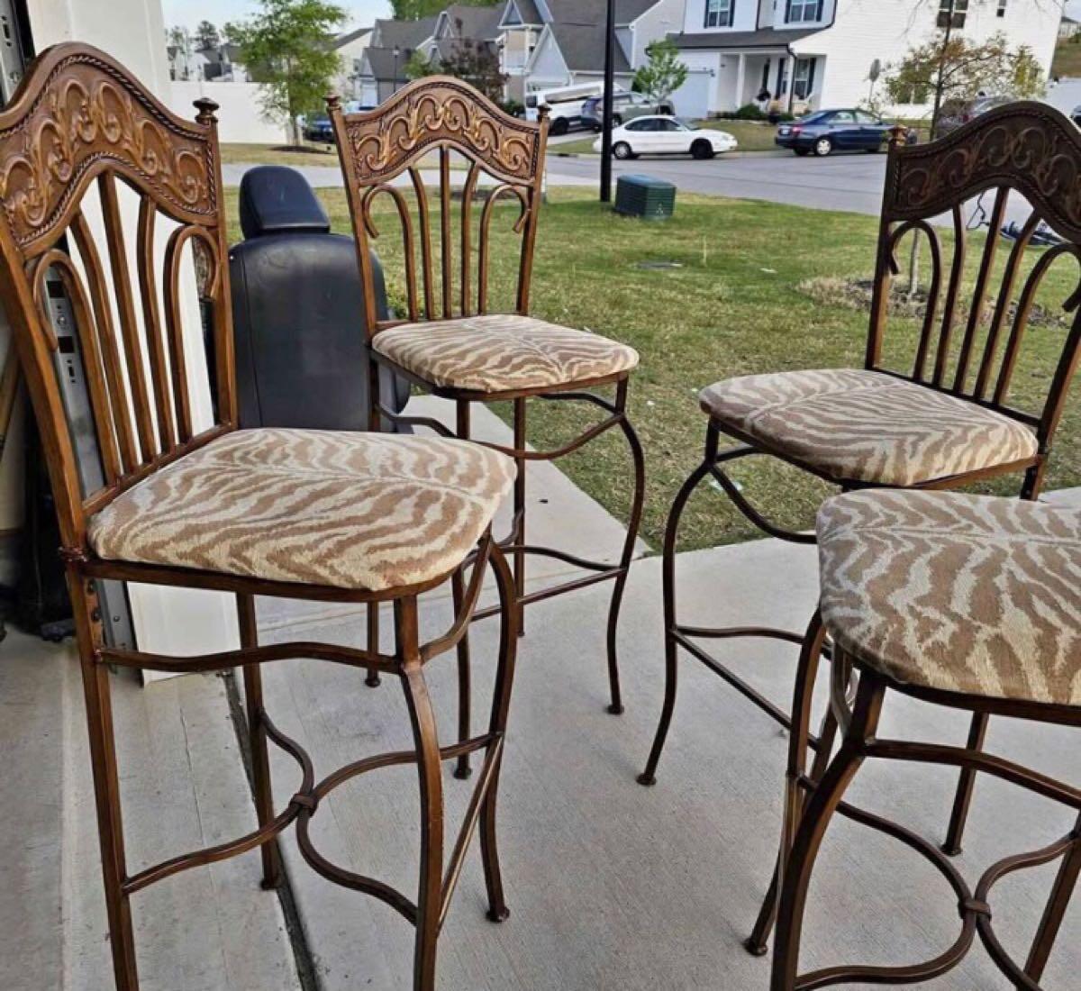 Set of 4 Tall Metal Bar Stools