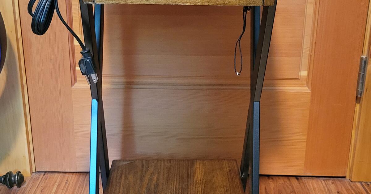 Tainoki Side Table w/ USB and Power outlets for 30 in Portland, OR