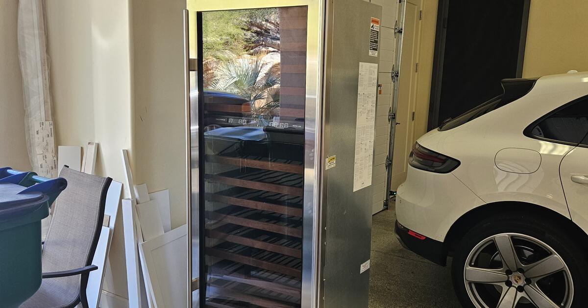 SubZero 430 Model Wine Storage/Refrigerator for 1500 in Oracle, AZ