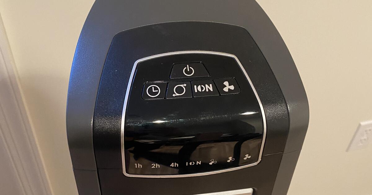 Lasko Vertical oscillating fan with ION air cleaner for 25 in