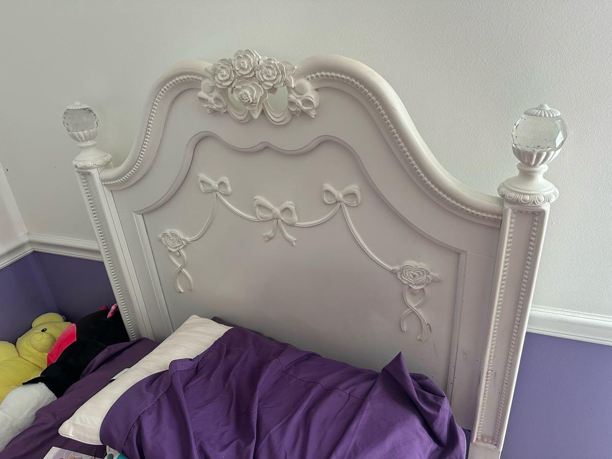 Pending Pickup: Disney Princess Bedroom Set (Sold As a Set) For $300 In  Marietta, GA | For Sale & Free  Nextdoor