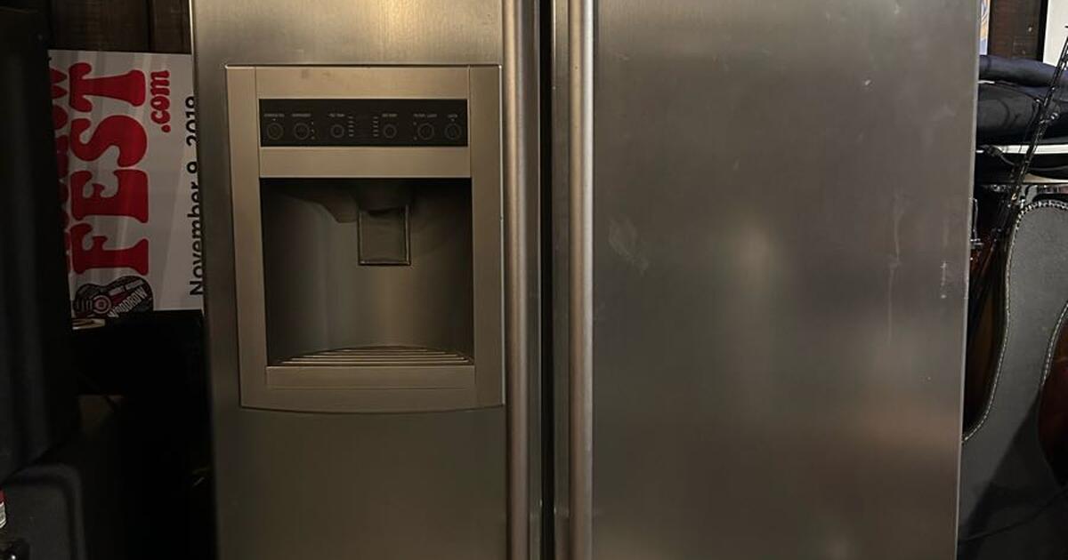 LG Garage Refrigerator/Freezer 50 for 50 in Dallas, TX For Sale
