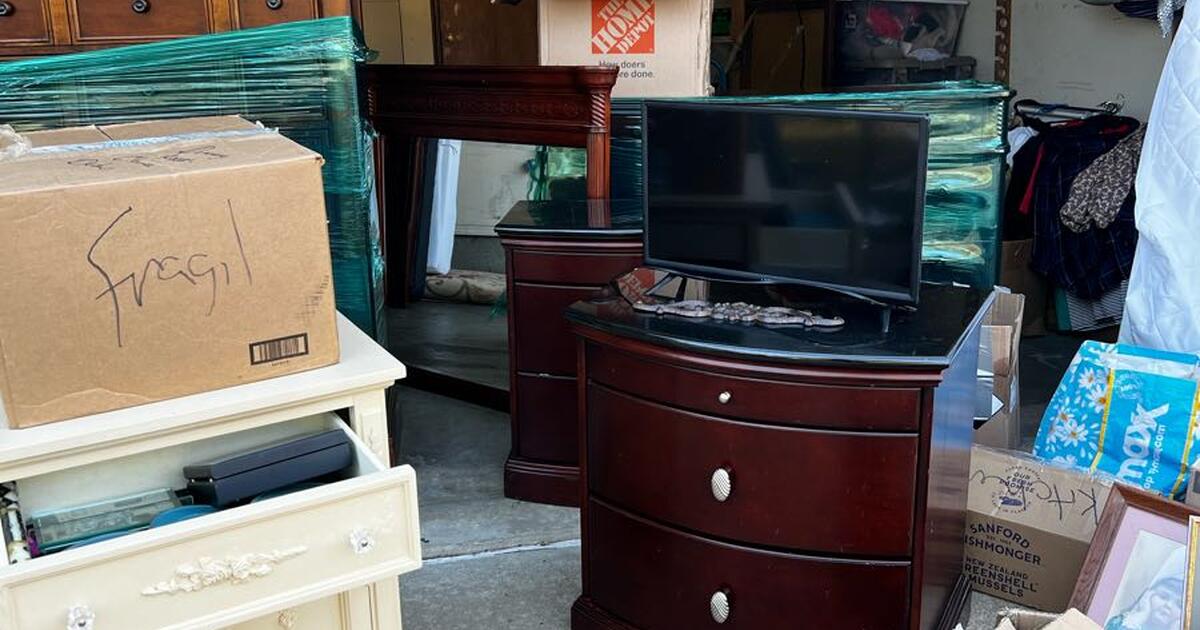 Huge garage sale! TODAY!!!! for Free in Bartlesville, OK For Sale