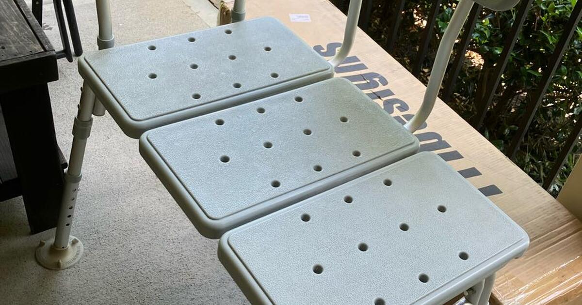 Shower bench available to be borrowed for Free in Apex, NC For Sale