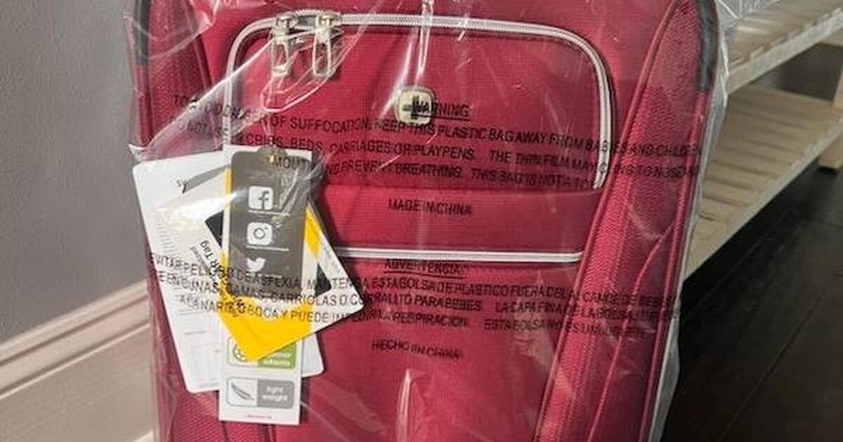 SWISSGEAR Checklite Softside Carry On Suitcase Burgundy Velvet for