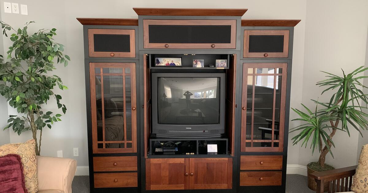 Ethan Allen Entertainment Center for 290 in Dallas, TX Finds — Nextdoor