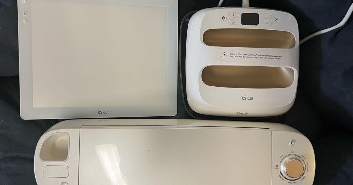 Cricket Air 2, Heat press, Bright Pad &Basic tools for 200 in Maple