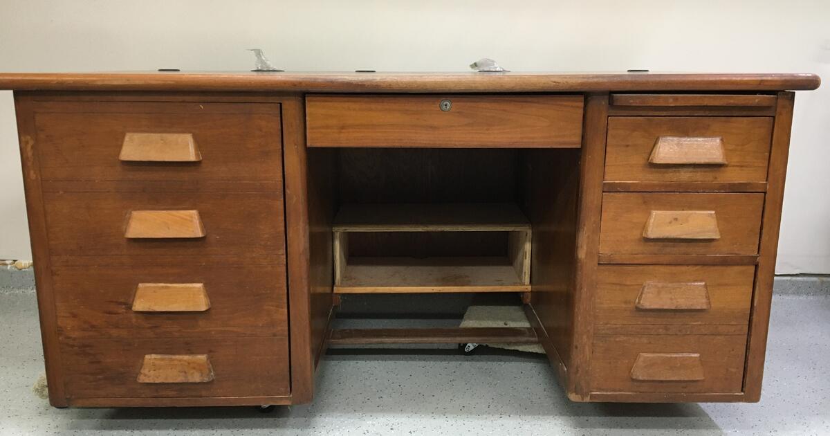 Vintage 1950’s Teachers/Secretary large wooden desk. Oak veneer light