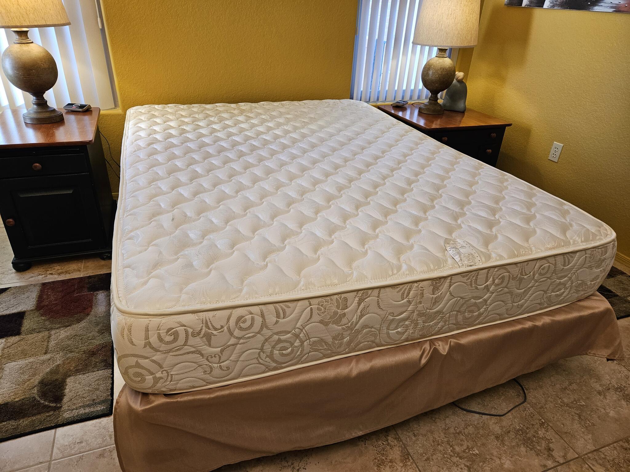 Queen Mattress and Box Spring for 150 in Green Valley, AZ For Sale