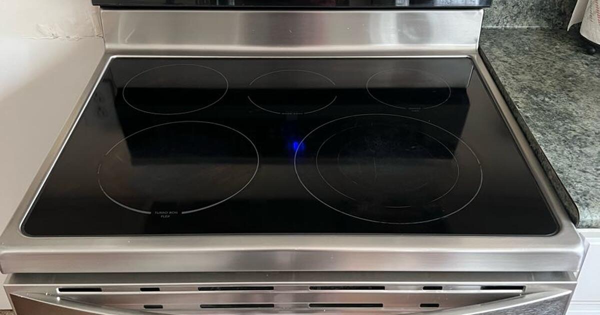 Self Clean Electric Double Oven Range for 550 in Carmel, IN For Sale