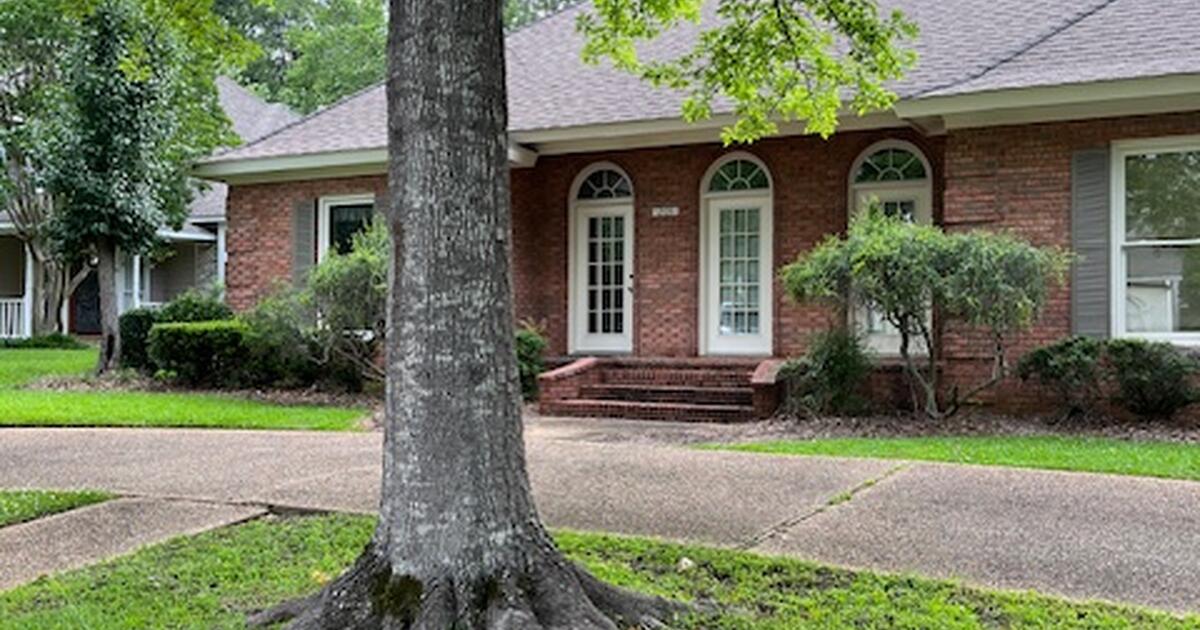 House for sale 203 Hillside St., Ridgeland, Dinsmor Subdivision for 294000 in Madison, MS For