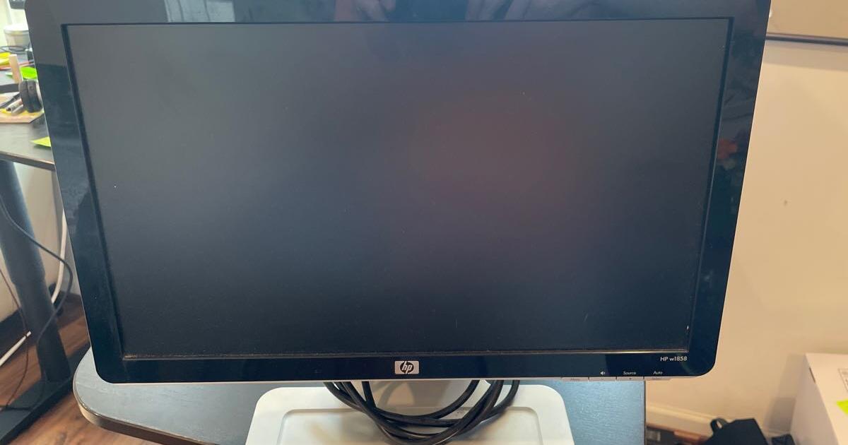 HP w1858 Computer Monitor for Free in Denver, CO For Sale & Free