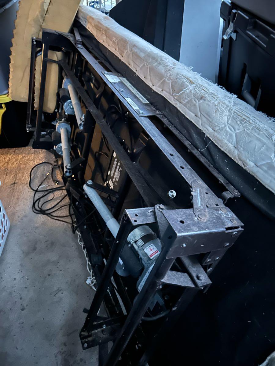 Free Craftmatic adjustable bed for Free in Weeki Wachee, FL For Sale & Free — Nextdoor