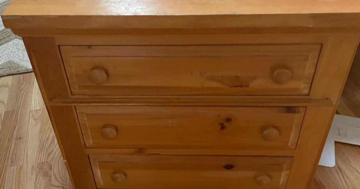 Broyhill 3 drawer dresser / nightstand for 40 in Colorado Springs, CO For Sale & Free — Nextdoor