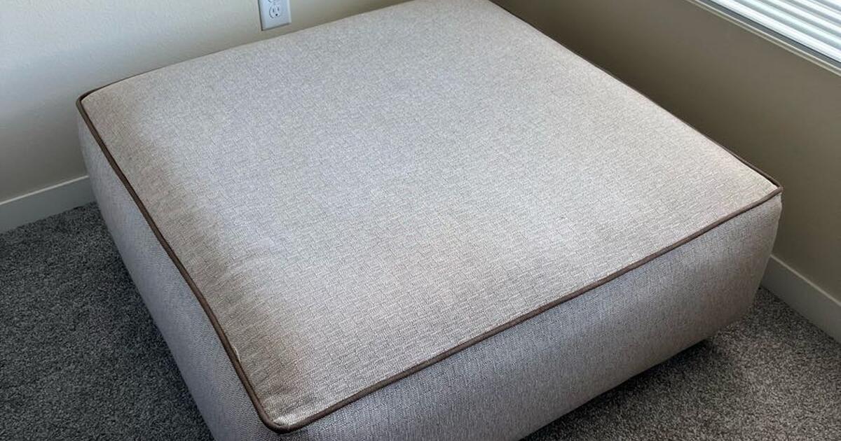 Secondhand ottoman 40 OBO for 20 in Bismarck, ND Finds — Nextdoor