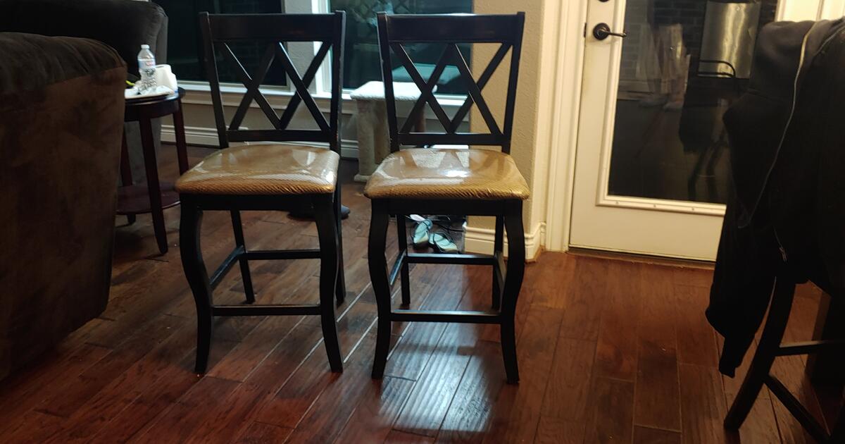 Distressed Bar Stools With Padded Seats for $20 in Spring, TX | For ...